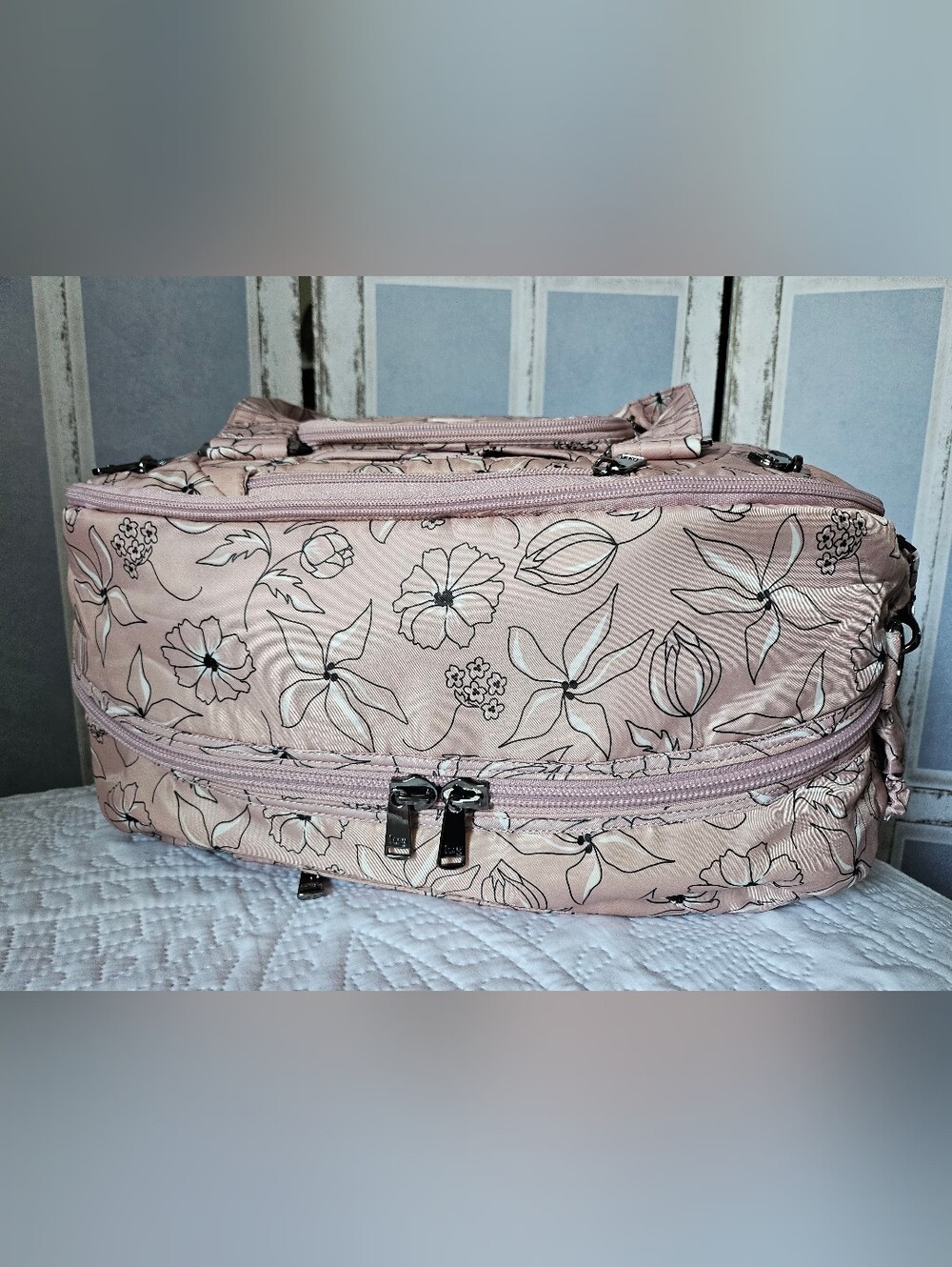 $145 Retail Lug Propeller Weekender Duffel In Sketch Floral Blush - Picture 6 of 16